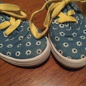 Adorable blue and yellow daisy shoes